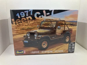 Revell 1/24 1977 Jeep CJ-7 2'n'1 Plastic Model Kit 14547 - Picture 1 of 6
