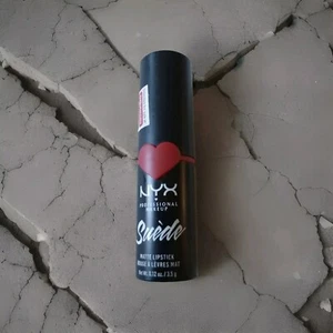 Lápiz labial mate de gamuza NYX 09 - picante 0,12 OZ - Imagen 1 de 1