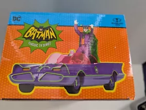McFarlane Toys DC Retro Batmobile & The Joker (Batman 66') Gold Label NEU - Bild 1 von 5