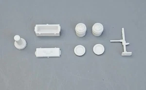 AMT 1/25 1960 FORD RANCHERO DIORAMA DETAILS GAS CANS, TOOLBOX, BUMPER JACK - Bild 1 von 1