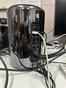 Apple Mac Pro A1481 8-Core Xeon E5 @ 3,0GHz 64GB RAM 500GB AMD FIREPRO D700 - Bild 1 von 7