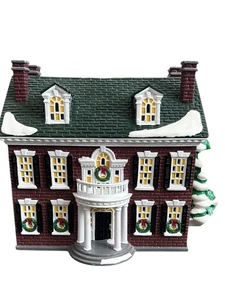 Department 56 Snow Village Federal House #5465-8 Weihnachten - Bild 1 von 16