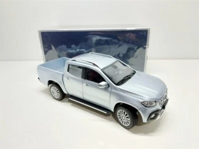 Mercedes-Benz X-Klasse Pick-Up Silver del 2017 - 1/18 Norev art. 183420 - Immagine 1 di 4