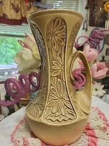 VINTAGE MCCOY Daisy pottery Vase Urn Pitcher, EWER #619 Floral Mid Century 70s - Picture 1 of 12