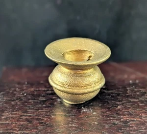 NOS! 1:12 PUPPENHAUS GOLDBEMALT ZINN SPUCKNAPF ~ 1/2" H X 3/4" D - Bild 1 von 6