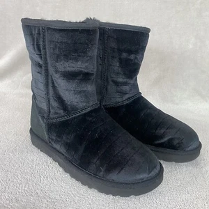 UGG Classic Short Croc Women's Boots Size 7 Black Velvet Sheepskin NEW - Picture 1 of 10