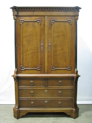 Impresionante Silla de Nogal de Alta Gama Caoba Estilo Georgiano Armario/Prensa de Lino Como Nueva Foto 1 de 4