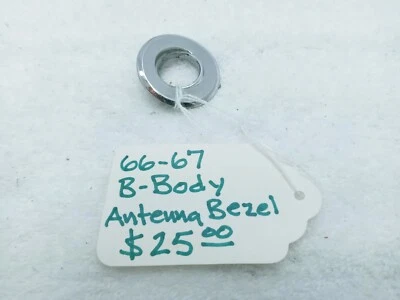 OEM Mopar 1966-67 Dodge Plymouth B Body Antenna Adapter Trim Bezel #2680977 Foto 1 de 2