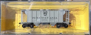 Kadee HO Pennsylvania Railroad #257154 PS-2 2003 Cu Ft 2-Bay Covered Hopper 8311 - Bild 1 von 2