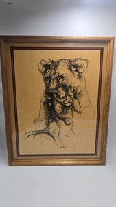 Vintage anni 70 Verily Hammons vetro rovesciato disegno artistico leonessa cucciolo di leone incorniciato 21x17 - Foto 1 di 4