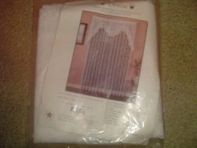 Denise-Suzy Curtains, Inc. Panel de encaje jacquard con cenefa "M" + botín, marfil blanco Foto 1 de 3