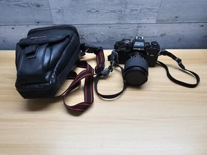 MINOLTA X-700 FOTOCAMERA PELLICOLA 35 MM CON OBIETTIVO 1:3.5-4.5 E BORSA FOTOCAMERA - Foto 1 di 15