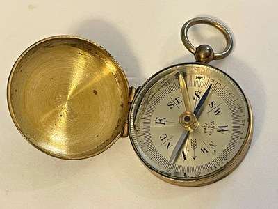 Bússola de bolso vintage da Segunda Guerra Mundial França caminhadas militares 1 1/2" chanfrada🌺🌺 - Imagem 1 de 4