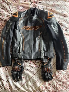 RST S1 Leather Jacket & Gloves, mint condition, Size S - Picture 1 of 6