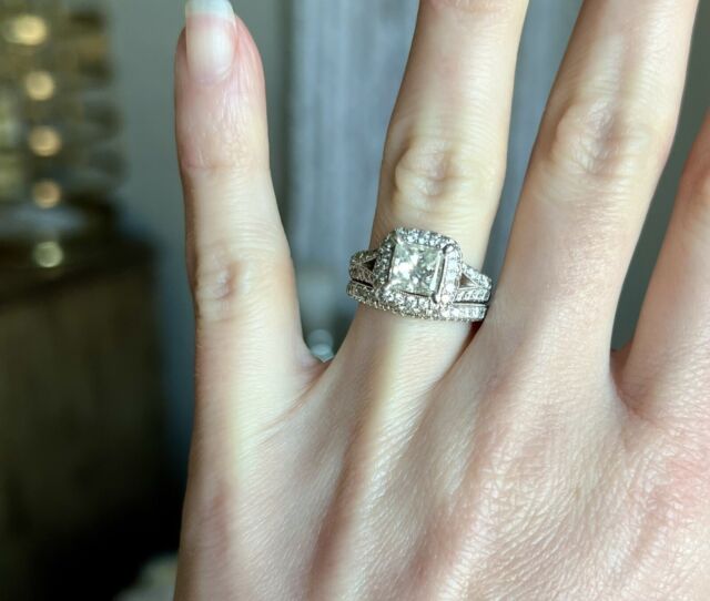 Neil Lane oval halo wedding set | Wedding rings halo, Dream engagement rings,  Wedding rings simple