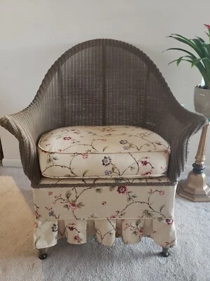 Silla única de mimbre con respaldo Mid Century Barrel años 60 Foto 1 de 4