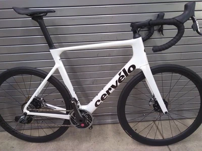 Cervelo Soloist Road Bike SRAM Red Size 58cm Carbon Wheels, Fizik Carbon Saddle - Image 1 of 4