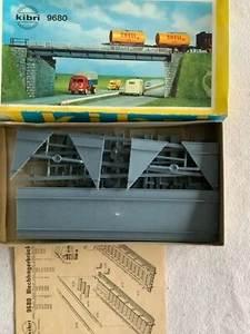 ✅Puente portachapas recto Kibri B-9680 H0/1:87 NUEVO/EMBALAJE ORIGINAL (EW162-12S10) - Imagen 1 de 1