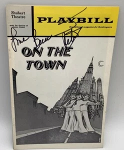 Revista Playbill On The Town firmada teatro Bernadette Schubert 1971 obra de teatro - Imagen 1 de 9