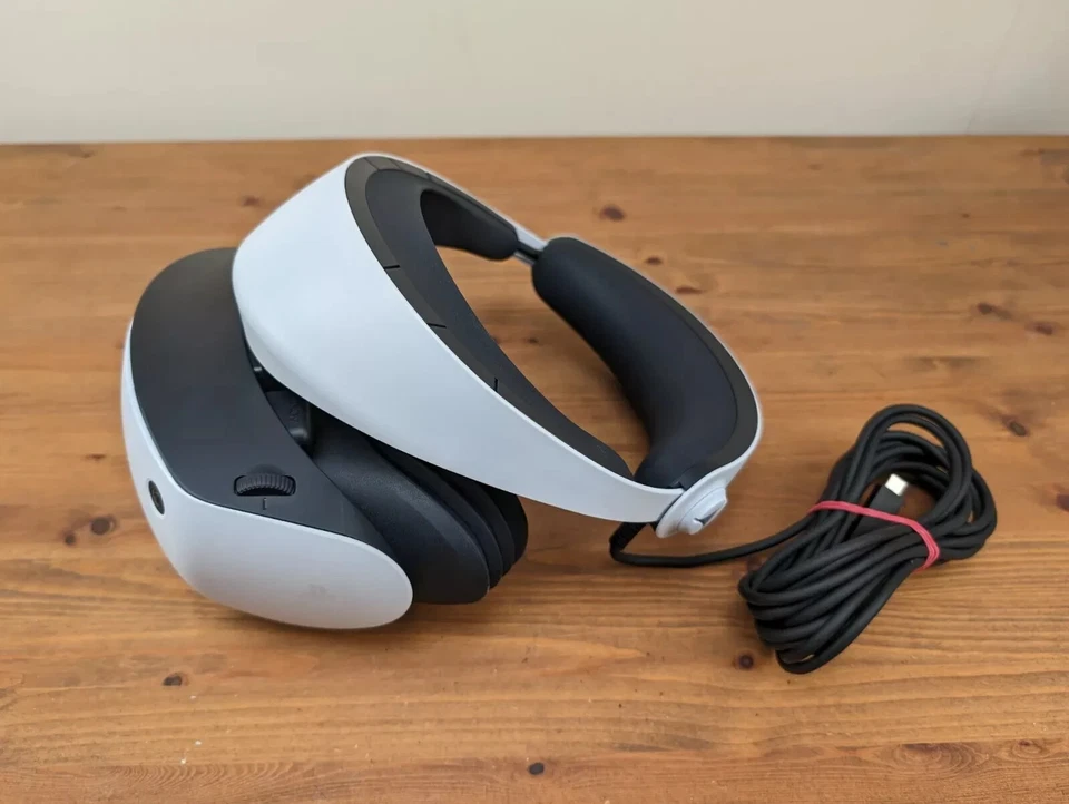 Sony PlayStation 5 VR2 Headset ONLY - Replacement White - PSVR2 PS5 CFI-ZVR1 - Image 1 of 1