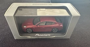 Porsche Panamera 2010-2014 Rubinrot Metallic 1:43 Händlermodell 1. Gen 970 V6 - Bild 1 von 13