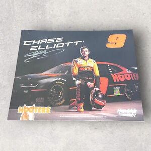 Chase Elliott HOOTERS 2020 RARE autographed #9 CUP SERIES BLACOK CAR HERO photo
