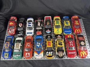 Racing Champions 1/24 Ward Burton Dodge R/T #22 Caterpillar Car - Picture 1 of 14
