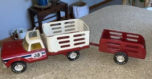 Vintage Nylint Farms Rosso Ford Ranch Pickup Camion Recinzione Rimorchio Acciaio Pressato - Foto 1 di 11