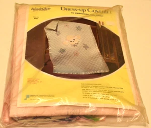 Vintage WonderArt 1652 Baby Krippe Quilt Decke gestempelt Stickerei Applikation Kit - Bild 1 von 4