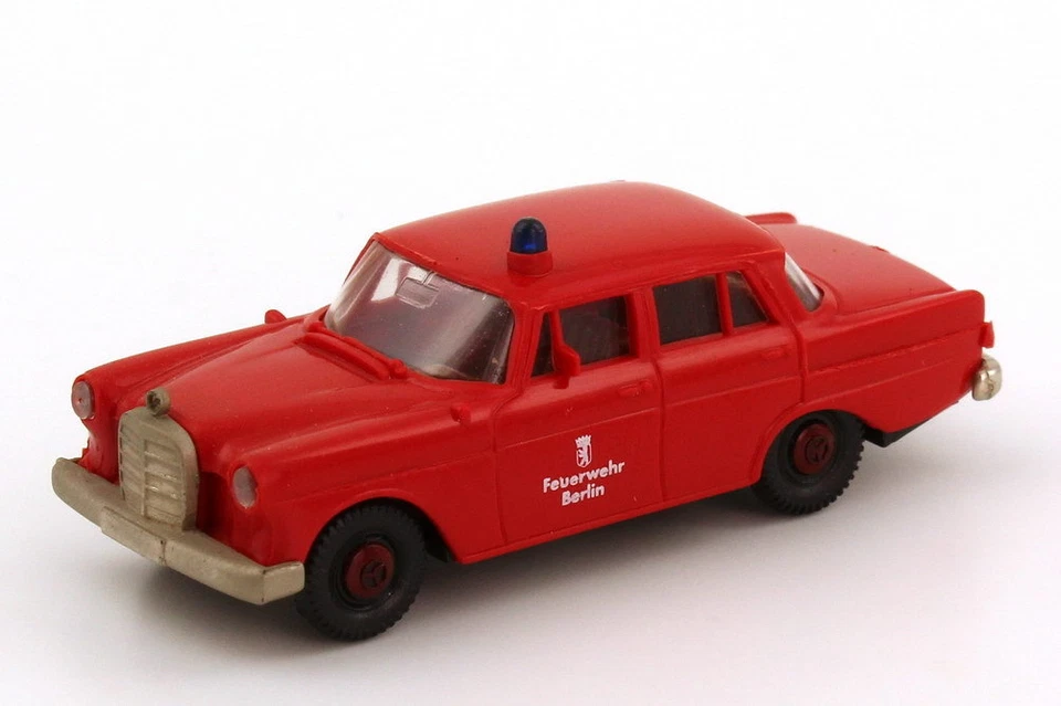 Mercedes-Benz 190c (W110) Fire Brigade Berlin - Brekina 1:87 - Imagem 1 de 1