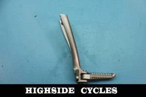1000 08-16 YAMAHA YZF R6 PASAJERO TRASERO DERECHO SOPORTE REPOSAPIÉS PILLÓN - Imagen 1 de 6