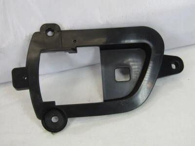 Bisel de manija de puerta interior del conductor trasero izquierdo Mitsubishi Outlander 2007-2013 OEM Foto 1 de 4
