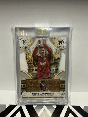 Topps Reverence UCC Robin Van Persie Manchester United Crowned Legend Auto /10 - Image 1 of 2