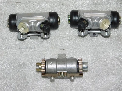 1989 OU 1990 HONDA PILOT 400 FL400 FL400R NOS OEM DIANTEIRO L+R CILINDROS DE RODA + - Imagem 1 de 4