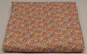 35" x 40" Vintage zierlicher Blumen Baumwollstoff PFIRSICHBLAU GELB - Bild 1 von 2