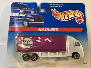 1996 Mattel Hot Wheels Haulers Good & Plenty Semi Truck 1:64