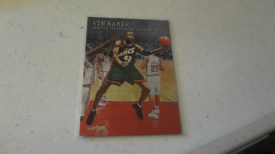 1999-2000 SKYBOX METAL # 150 VIN BAKER    BASKETBALL CARD - Image 1 of 1