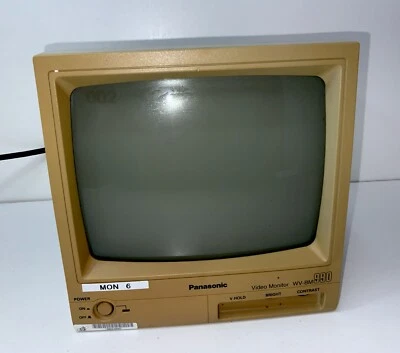 Panasonic WV-BM990 9-inch Black And White Video Monitor CRT Vintage Retro Gamer - Image 1 of 4