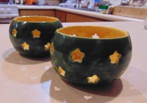 Paar grüne und gelbe Kerzenständer mit Stern Cutaways - Bild 1 von 4