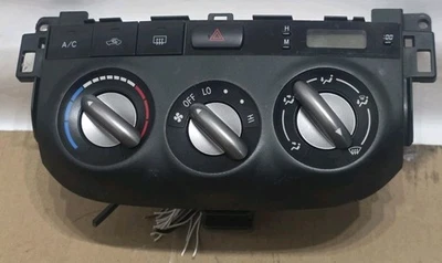 Panel de control climático de aire acondicionado térmico Toyota RAV4 2004-2005 | FABRICANTE DE EQUIPOS ORIGINALES Foto 1 de 4