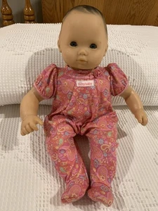 2011 American Girl Bitty Baby Puppe brünette Haare blaue Augen mit Outfit viel geliebt - Bild 1 von 18