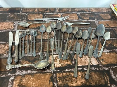 Lot of 27 Assorted Vintage Silverplated/ stainless Steel Spoons Forks Knives Foto 1 de 4