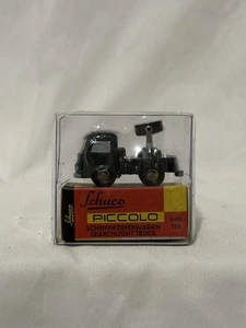 SCHUCO PICCOLO GRÜN MERCEDES-BENZ SUCHSCHEINWERFER LKW SCHEINWERFERWAGEN - Bild 1 von 4