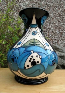 Moorcroft RENNIE ROSE BLUE vase M1/6 Retail Price £345 Charles Rennie Mackintosh - Picture 1 of 12