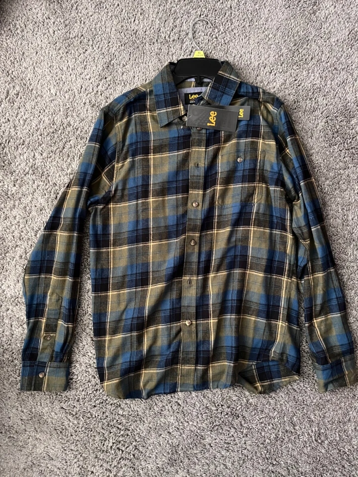 Lee Men's Long Sleeve Flannel Button Down Casual Plaid Shirt - Small