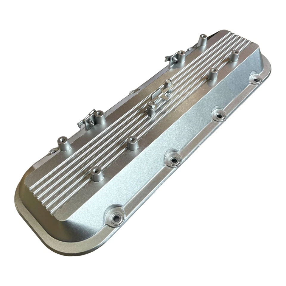 Chevrolet Silverado 2500 HD Genuine OEM 8.1 Valve Cover 12591508 2003 - 2007 - Image 1 of 4