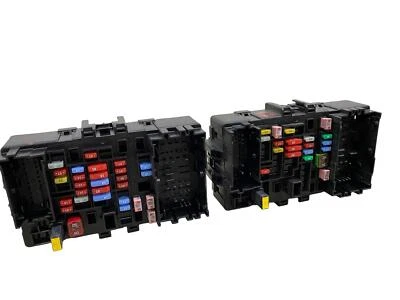 2016-2020 CADILLAC ESCALADE FRONT INSTRUMENT PANEL WIRING HARNESS FUSE BOX SET - Image 1 of 4