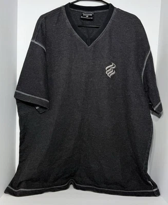 Camiseta Rocawear cuello en V grande gris con logo bordado. Y2K estilo años 90 de colección Foto 1 de 4