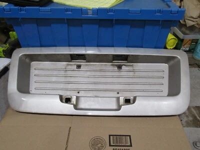 2004-2007 Ford Freestar OEM rear hatch exterior garnish trim (silver) 05 06 07 - Image 1 of 4