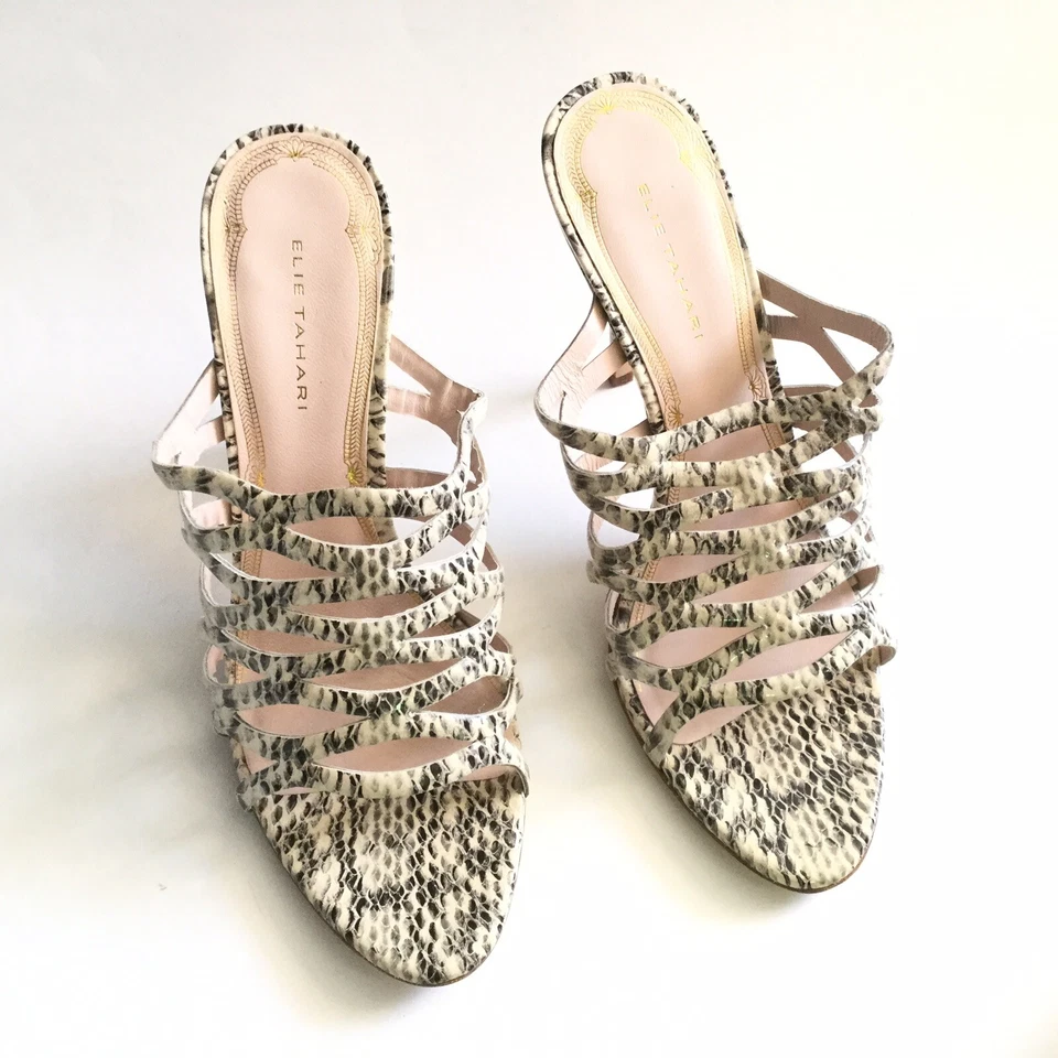 Sandália salto Elie Tahari feminina tamanho 8/39,5 estampa de cobra alça dedos abertos couro - Imagem 1 de 4